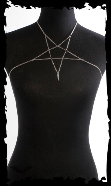 Dekolletee-Kette mit Pentagramm QoD
