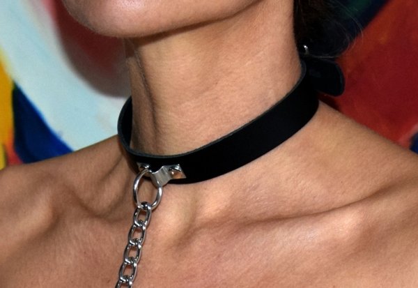 abschließbares Halsband mit integrierter Führleine schwarz