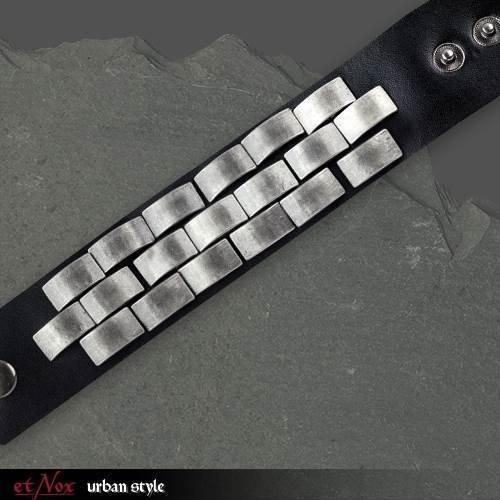 Armband aus Leder mit Zink Beschlägen Größe variabel 17-20,5 cm
